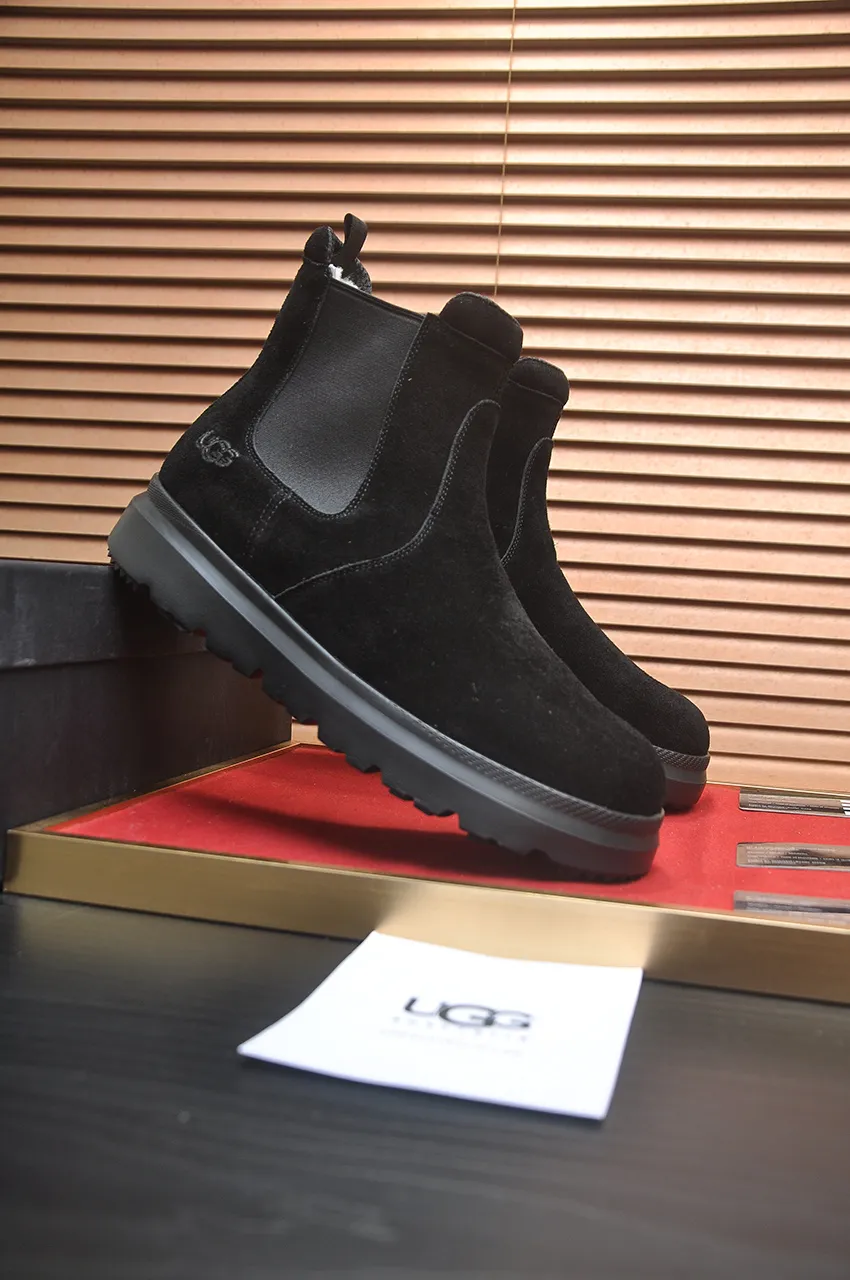Men's shoes 💰580💶【UGG】(full genuine wool lining) Please pay attention to the original quality and compare the thickness of the wool 🏮🏮Hot style Martin boots from Australia's warm luxury brand men's shoes, official website synchronization, Beckham men's style..., made of imported top-layer waxed cowhide, waxed toe, Australian real wool velvet lining Carefully sewn...Imported rubber Martin boots outsole (comfortable, soft and wear-resistant). I really like the quality...Exquisite workmanship, you can't put it down once you see it. Code number 39-44